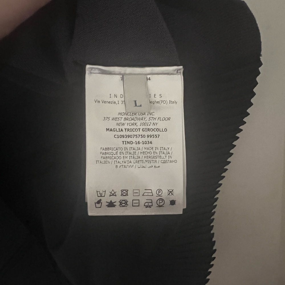 Moncler Sweater - Picture 8 of 9
